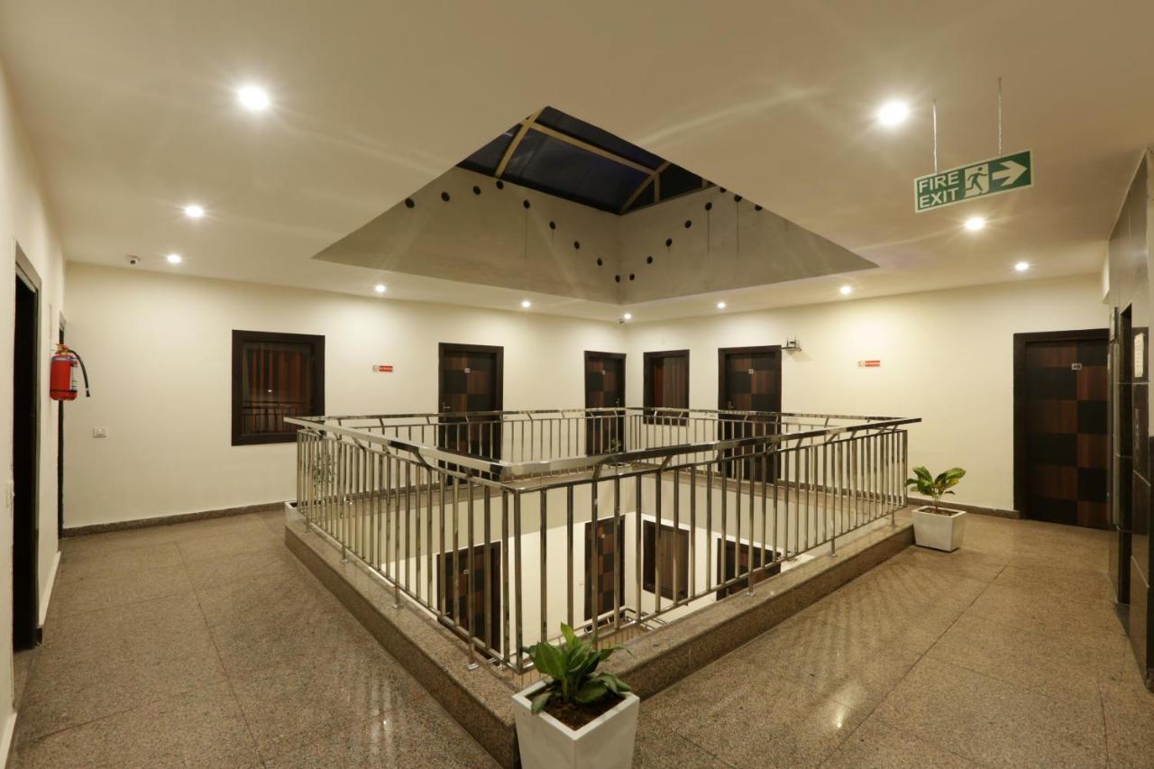 Hotel Airport Star Nuova Delhi Esterno foto