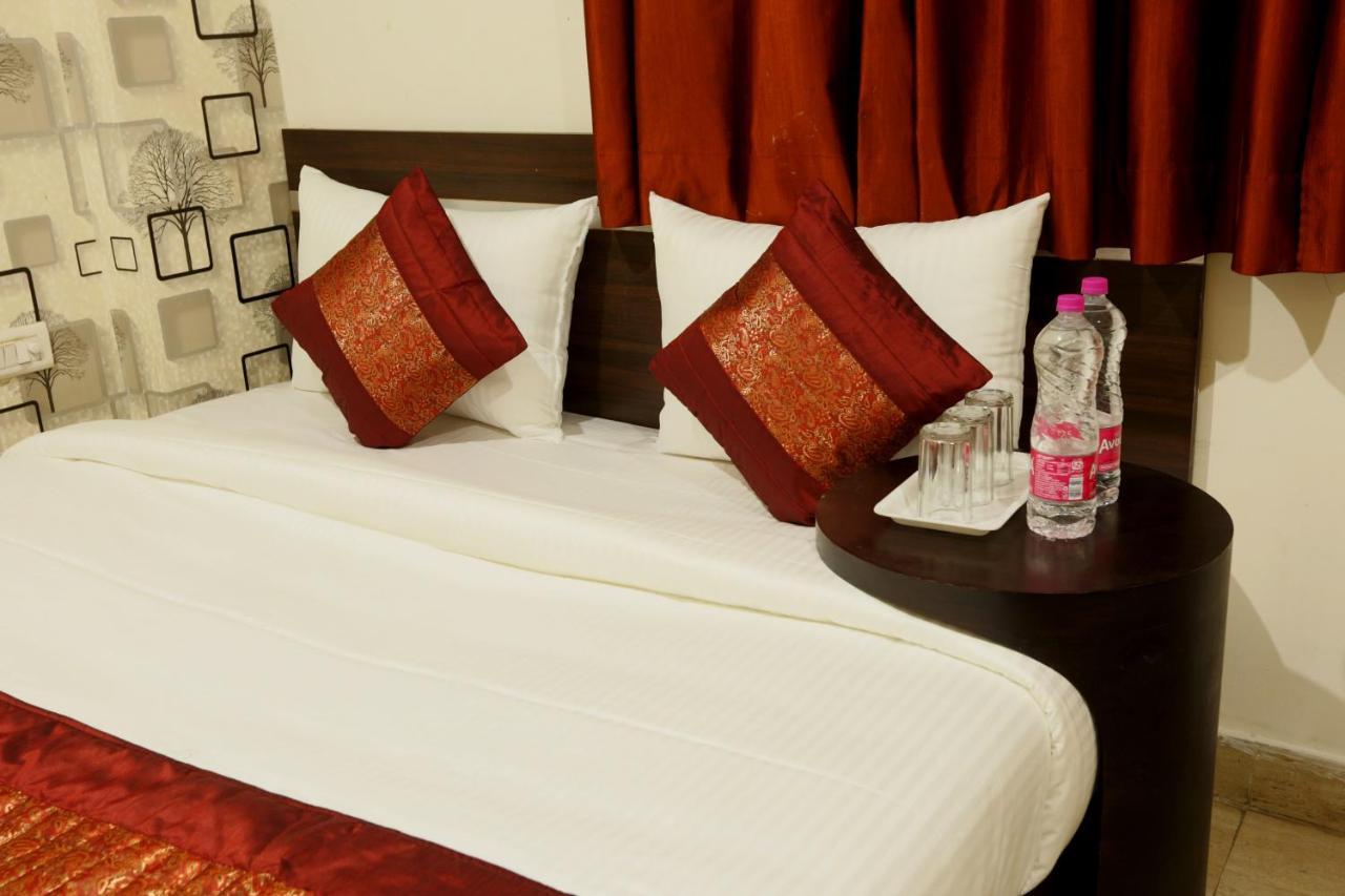 Hotel Airport Star Nuova Delhi Esterno foto