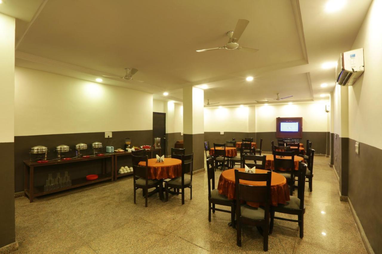 Hotel Airport Star Nuova Delhi Esterno foto