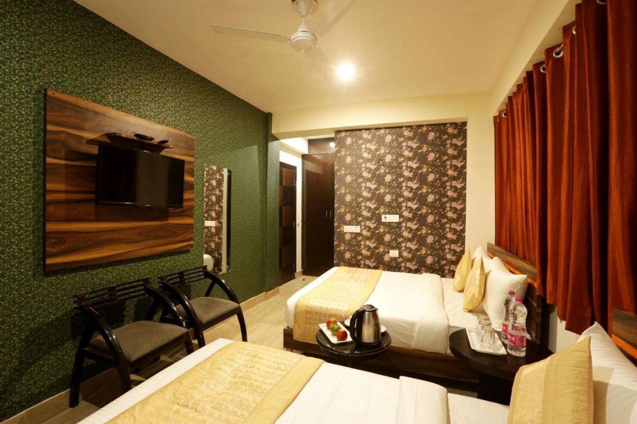 Hotel Airport Star Nuova Delhi Esterno foto
