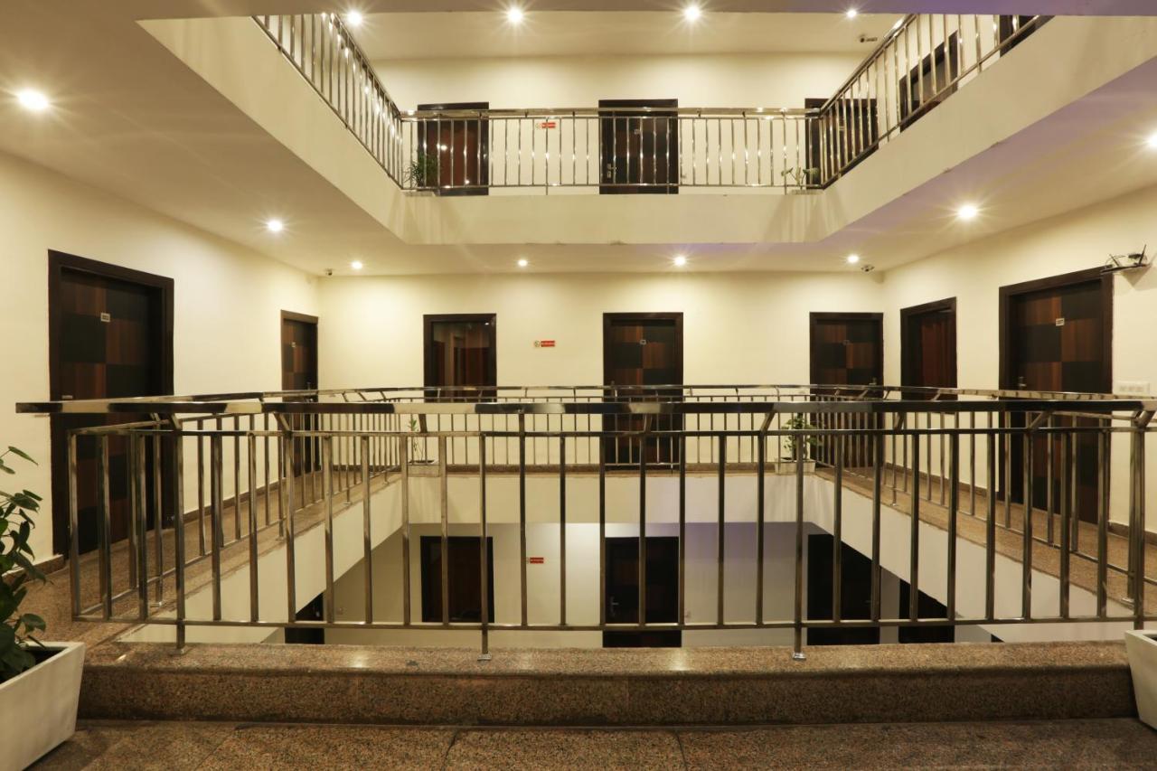 Hotel Airport Star Nuova Delhi Esterno foto