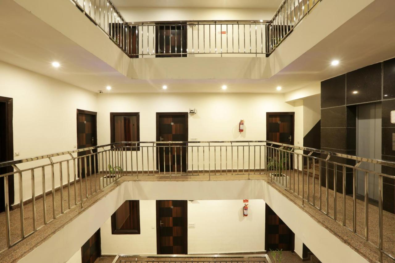 Hotel Airport Star Nuova Delhi Esterno foto